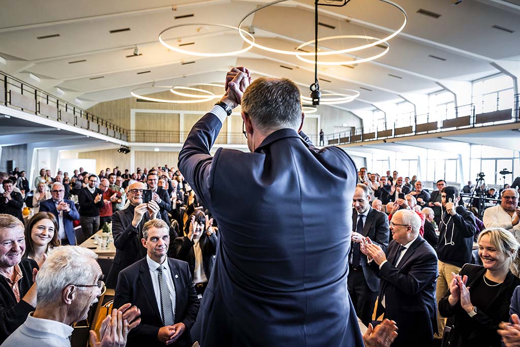 Urheberrechtlich geschuetzte Aufnahmen. Jede Verwendung ist honorarpflichtig und muss beim Urheber angezeigt werden!

[CREDIT: Lars Berg / WWW.LARSBERG.EU - Lars Berg, Von der Tinnenstrasse 13, 48145 Muenster, Germany, mobile +49 179 1379630, Bank: Commerzbank Mnster, IBAN: DE09 4008 0040 0600 9372 00 BIC: DRES DE FF 400, Finanzamt Muenster-Innenstadt, Steuernummer 337/5017/1774, USt-IdNr. DE247738150 - Verwendung nur gegen Namensnennung, Beleg und Honorar entsprechend aktueller MFMPreisliste zzgl. 7 Prozent MwSt - Bei der Verwendung ausserhalb journalistischer Berichterstattung (z.B. Werbung etc.) bitte vorher mit dem Autor Kontakt aufnehmen. Es wird grundsaetzlich keine Einholung von Persoenlichkeits-, Kunst- oder Markenrechten zugesichert, es sei denn, dies ist hier in der Bildbeschriftung ausdruecklich vermerkt. Die Einholung dieser Rechte obliegt dem Nutzer. Es gelten die unter WWW.LARSBERG.EU aufgefuehrten AGB. - NO MODEL RELEASE - ]