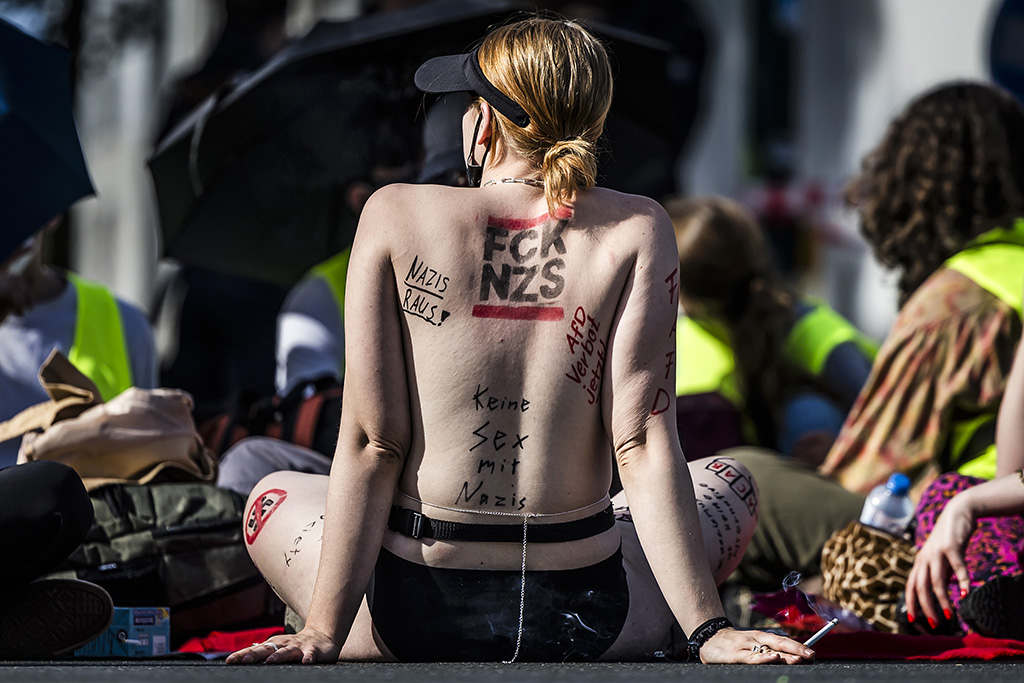 Urheberrechtlich geschuetzte Aufnahmen. Jede Verwendung ist honorarpflichtig und muss beim Urheber angezeigt werden!  [CREDIT: Lars Berg / WWW.LARSBERG.EU - Lars Berg, Von der Tinnenstrasse 13, 48145 Muenster, Germany, mobile +49 179 1379630, Bank: Commerzbank Mnster, IBAN: DE09 4008 0040 0600 9372 00 BIC: DRES DE FF 400, Finanzamt Muenster-Innenstadt, Steuernummer 337/5017/1774, USt-IdNr. DE247738150 - Verwendung nur gegen Namensnennung, Beleg und Honorar entsprechend aktueller MFMPreisliste zzgl. 7 Prozent MwSt - Bei der Verwendung ausserhalb journalistischer Berichterstattung (z.B. Werbung etc.) bitte vorher mit dem Autor Kontakt aufnehmen. Es wird grundsaetzlich keine Einholung von Persoenlichkeits-, Kunst- oder Markenrechten zugesichert, es sei denn, dies ist hier in der Bildbeschriftung ausdruecklich vermerkt. Die Einholung dieser Rechte obliegt dem Nutzer. Es gelten die unter WWW.LARSBERG.EU aufgefuehrten AGB. - NO MODEL RELEASE - ]