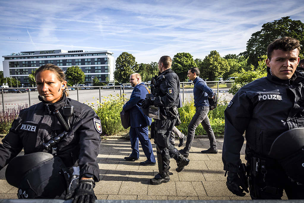 Urheberrechtlich geschuetzte Aufnahmen. Jede Verwendung ist honorarpflichtig und muss beim Urheber angezeigt werden!  [CREDIT: Lars Berg / WWW.LARSBERG.EU - Lars Berg, Von der Tinnenstrasse 13, 48145 Muenster, Germany, mobile +49 179 1379630, Bank: Commerzbank Mnster, IBAN: DE09 4008 0040 0600 9372 00 BIC: DRES DE FF 400, Finanzamt Muenster-Innenstadt, Steuernummer 337/5017/1774, USt-IdNr. DE247738150 - Verwendung nur gegen Namensnennung, Beleg und Honorar entsprechend aktueller MFMPreisliste zzgl. 7 Prozent MwSt - Bei der Verwendung ausserhalb journalistischer Berichterstattung (z.B. Werbung etc.) bitte vorher mit dem Autor Kontakt aufnehmen. Es wird grundsaetzlich keine Einholung von Persoenlichkeits-, Kunst- oder Markenrechten zugesichert, es sei denn, dies ist hier in der Bildbeschriftung ausdruecklich vermerkt. Die Einholung dieser Rechte obliegt dem Nutzer. Es gelten die unter WWW.LARSBERG.EU aufgefuehrten AGB. - NO MODEL RELEASE - ]