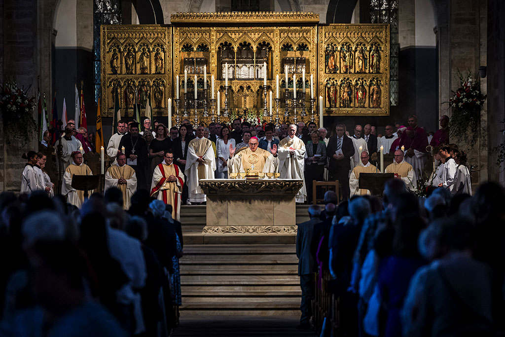 Urheberrechtlich geschuetzte Aufnahmen. Jede Verwendung ist honorarpflichtig und muss beim Urheber angezeigt werden!  [CREDIT: Lars Berg / WWW.LARSBERG.EU - Lars Berg, Von der Tinnenstrasse 13, 48145 Muenster, Germany, mobile +49 179 1379630, Bank: Commerzbank Mnster, IBAN: DE09 4008 0040 0600 9372 00 BIC: DRES DE FF 400, Finanzamt Muenster-Innenstadt, Steuernummer 337/5017/1774, USt-IdNr. DE247738150 - Verwendung nur gegen Namensnennung, Beleg und Honorar entsprechend aktueller MFMPreisliste zzgl. 7 Prozent MwSt - Bei der Verwendung ausserhalb journalistischer Berichterstattung (z.B. Werbung etc.) bitte vorher mit dem Autor Kontakt aufnehmen. Es wird grundsaetzlich keine Einholung von Persoenlichkeits-, Kunst- oder Markenrechten zugesichert, es sei denn, dies ist hier in der Bildbeschriftung ausdruecklich vermerkt. Die Einholung dieser Rechte obliegt dem Nutzer. Es gelten die unter WWW.LARSBERG.EU aufgefuehrten AGB. - NO MODEL RELEASE - ]