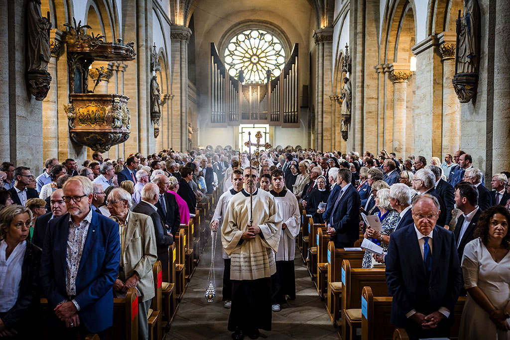 Urheberrechtlich geschuetzte Aufnahmen. Jede Verwendung ist honorarpflichtig und muss beim Urheber angezeigt werden!  [CREDIT: Lars Berg / WWW.LARSBERG.EU - Lars Berg, Von der Tinnenstrasse 13, 48145 Muenster, Germany, mobile +49 179 1379630, Bank: Commerzbank Mnster, IBAN: DE09 4008 0040 0600 9372 00 BIC: DRES DE FF 400, Finanzamt Muenster-Innenstadt, Steuernummer 337/5017/1774, USt-IdNr. DE247738150 - Verwendung nur gegen Namensnennung, Beleg und Honorar entsprechend aktueller MFMPreisliste zzgl. 7 Prozent MwSt - Bei der Verwendung ausserhalb journalistischer Berichterstattung (z.B. Werbung etc.) bitte vorher mit dem Autor Kontakt aufnehmen. Es wird grundsaetzlich keine Einholung von Persoenlichkeits-, Kunst- oder Markenrechten zugesichert, es sei denn, dies ist hier in der Bildbeschriftung ausdruecklich vermerkt. Die Einholung dieser Rechte obliegt dem Nutzer. Es gelten die unter WWW.LARSBERG.EU aufgefuehrten AGB. - NO MODEL RELEASE - ]