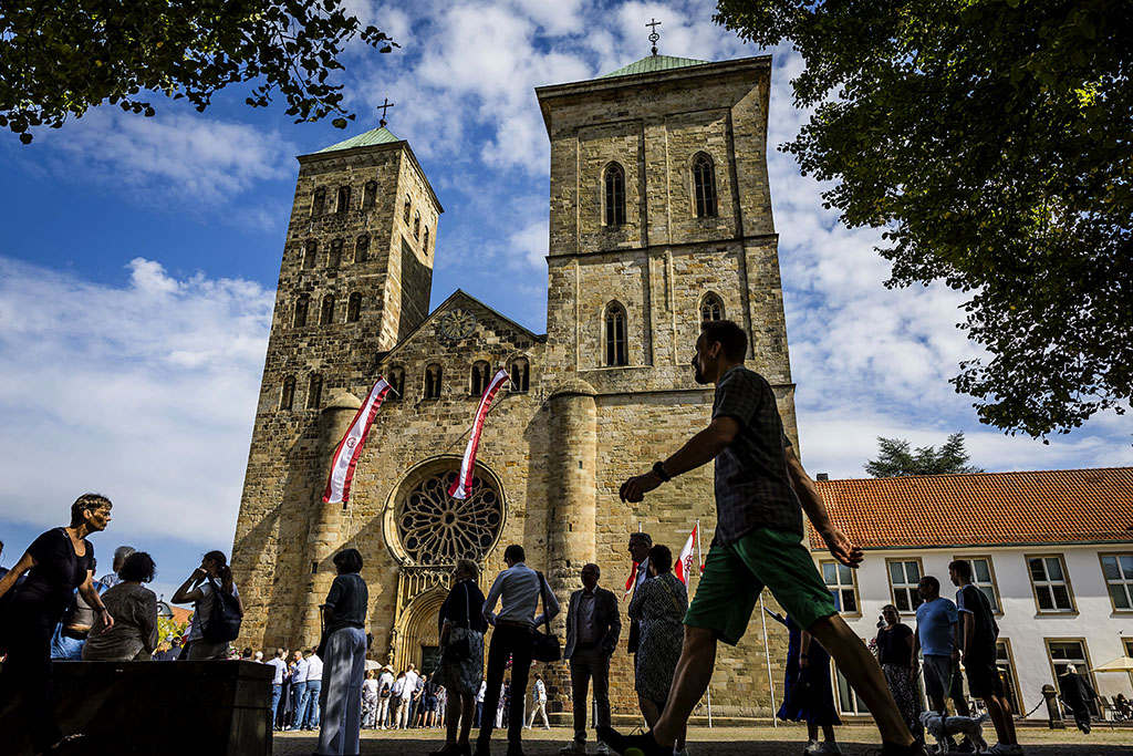 Urheberrechtlich geschuetzte Aufnahmen. Jede Verwendung ist honorarpflichtig und muss beim Urheber angezeigt werden!  [CREDIT: Lars Berg / WWW.LARSBERG.EU - Lars Berg, Von der Tinnenstrasse 13, 48145 Muenster, Germany, mobile +49 179 1379630, Bank: Commerzbank Mnster, IBAN: DE09 4008 0040 0600 9372 00 BIC: DRES DE FF 400, Finanzamt Muenster-Innenstadt, Steuernummer 337/5017/1774, USt-IdNr. DE247738150 - Verwendung nur gegen Namensnennung, Beleg und Honorar entsprechend aktueller MFMPreisliste zzgl. 7 Prozent MwSt - Bei der Verwendung ausserhalb journalistischer Berichterstattung (z.B. Werbung etc.) bitte vorher mit dem Autor Kontakt aufnehmen. Es wird grundsaetzlich keine Einholung von Persoenlichkeits-, Kunst- oder Markenrechten zugesichert, es sei denn, dies ist hier in der Bildbeschriftung ausdruecklich vermerkt. Die Einholung dieser Rechte obliegt dem Nutzer. Es gelten die unter WWW.LARSBERG.EU aufgefuehrten AGB. - NO MODEL RELEASE - ]