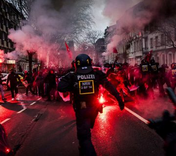 BERG Nazi Demo Aachen 10 360x320
