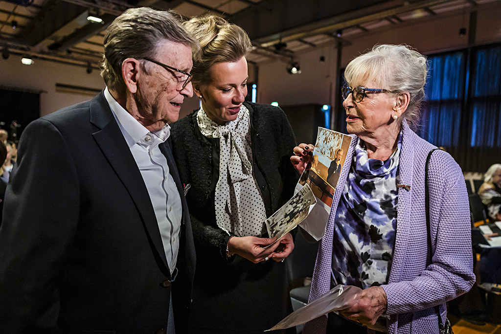 Urheberrechtlich geschuetzte Aufnahmen. Jede Verwendung ist honorarpflichtig und muss beim Urheber angezeigt werden!  [CREDIT: Lars Berg / WWW.LARSBERG.EU - Lars Berg, Von der Tinnenstrasse 13, 48145 Muenster, Germany, mobile +49 179 1379630, Bank: Commerzbank Mnster, IBAN: DE09 4008 0040 0600 9372 00 BIC: DRES DE FF 400, Finanzamt Muenster-Innenstadt, Steuernummer 337/5017/1774, USt-IdNr. DE247738150 - Verwendung nur gegen Namensnennung, Beleg und Honorar entsprechend aktueller MFMPreisliste zzgl. 7 Prozent MwSt - Bei der Verwendung ausserhalb journalistischer Berichterstattung (z.B. Werbung etc.) bitte vorher mit dem Autor Kontakt aufnehmen. Es wird grundsaetzlich keine Einholung von Persoenlichkeits-, Kunst- oder Markenrechten zugesichert, es sei denn, dies ist hier in der Bildbeschriftung ausdruecklich vermerkt. Die Einholung dieser Rechte obliegt dem Nutzer. Es gelten die unter WWW.LARSBERG.EU aufgefuehrten AGB. - NO MODEL RELEASE - ]