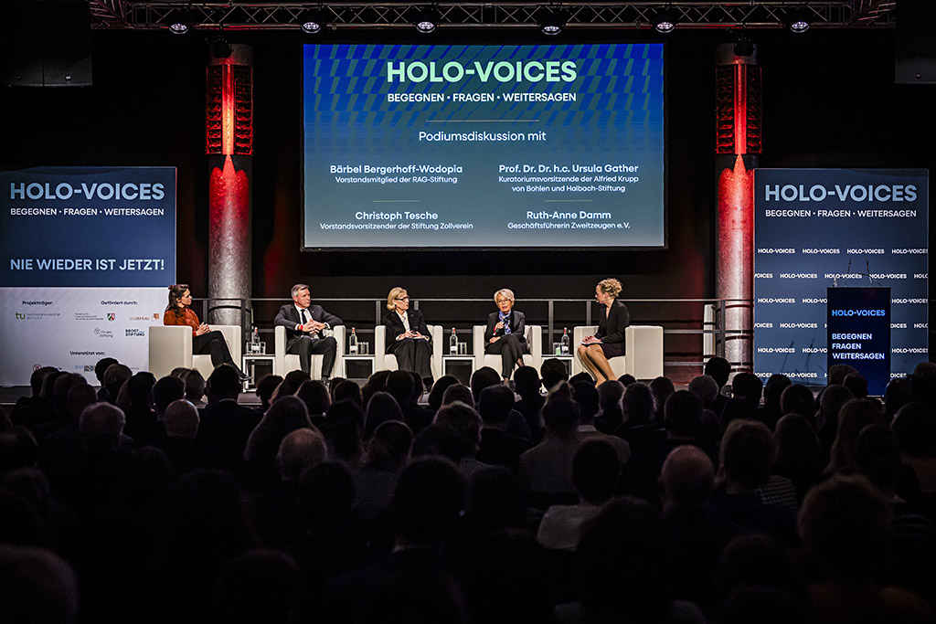 Urheberrechtlich geschuetzte Aufnahmen. Jede Verwendung ist honorarpflichtig und muss beim Urheber angezeigt werden!  [CREDIT: Lars Berg / WWW.LARSBERG.EU - Lars Berg, Von der Tinnenstrasse 13, 48145 Muenster, Germany, mobile +49 179 1379630, Bank: Commerzbank Mnster, IBAN: DE09 4008 0040 0600 9372 00 BIC: DRES DE FF 400, Finanzamt Muenster-Innenstadt, Steuernummer 337/5017/1774, USt-IdNr. DE247738150 - Verwendung nur gegen Namensnennung, Beleg und Honorar entsprechend aktueller MFMPreisliste zzgl. 7 Prozent MwSt - Bei der Verwendung ausserhalb journalistischer Berichterstattung (z.B. Werbung etc.) bitte vorher mit dem Autor Kontakt aufnehmen. Es wird grundsaetzlich keine Einholung von Persoenlichkeits-, Kunst- oder Markenrechten zugesichert, es sei denn, dies ist hier in der Bildbeschriftung ausdruecklich vermerkt. Die Einholung dieser Rechte obliegt dem Nutzer. Es gelten die unter WWW.LARSBERG.EU aufgefuehrten AGB. - NO MODEL RELEASE - ]