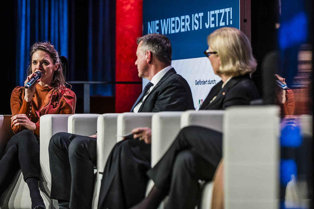 Urheberrechtlich geschuetzte Aufnahmen. Jede Verwendung ist honorarpflichtig und muss beim Urheber angezeigt werden!  [CREDIT: Lars Berg / WWW.LARSBERG.EU - Lars Berg, Von der Tinnenstrasse 13, 48145 Muenster, Germany, mobile +49 179 1379630, Bank: Commerzbank Mnster, IBAN: DE09 4008 0040 0600 9372 00 BIC: DRES DE FF 400, Finanzamt Muenster-Innenstadt, Steuernummer 337/5017/1774, USt-IdNr. DE247738150 - Verwendung nur gegen Namensnennung, Beleg und Honorar entsprechend aktueller MFMPreisliste zzgl. 7 Prozent MwSt - Bei der Verwendung ausserhalb journalistischer Berichterstattung (z.B. Werbung etc.) bitte vorher mit dem Autor Kontakt aufnehmen. Es wird grundsaetzlich keine Einholung von Persoenlichkeits-, Kunst- oder Markenrechten zugesichert, es sei denn, dies ist hier in der Bildbeschriftung ausdruecklich vermerkt. Die Einholung dieser Rechte obliegt dem Nutzer. Es gelten die unter WWW.LARSBERG.EU aufgefuehrten AGB. - NO MODEL RELEASE - ]