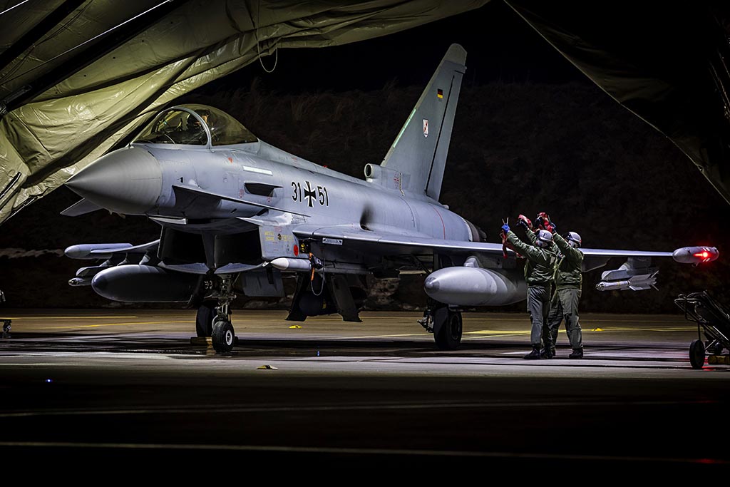 Urheberrechtlich geschuetzte Aufnahmen. Jede Verwendung ist honorarpflichtig und muss beim Urheber angezeigt werden!  [CREDIT: Lars Berg / WWW.LARSBERG.EU - Lars Berg, Von der Tinnenstrasse 13, 48145 Muenster, Germany, mobile +49 179 1379630, Bank: Commerzbank Mnster, IBAN: DE09 4008 0040 0600 9372 00 BIC: DRES DE FF 400, Finanzamt Muenster-Innenstadt, Steuernummer 337/5017/1774, USt-IdNr. DE247738150 - Verwendung nur gegen Namensnennung, Beleg und Honorar entsprechend aktueller MFMPreisliste zzgl. 7 Prozent MwSt - Bei der Verwendung ausserhalb journalistischer Berichterstattung (z.B. Werbung etc.) bitte vorher mit dem Autor Kontakt aufnehmen. Es wird grundsaetzlich keine Einholung von Persoenlichkeits-, Kunst- oder Markenrechten zugesichert, es sei denn, dies ist hier in der Bildbeschriftung ausdruecklich vermerkt. Die Einholung dieser Rechte obliegt dem Nutzer. Es gelten die unter WWW.LARSBERG.EU aufgefuehrten AGB. - NO MODEL RELEASE - ]