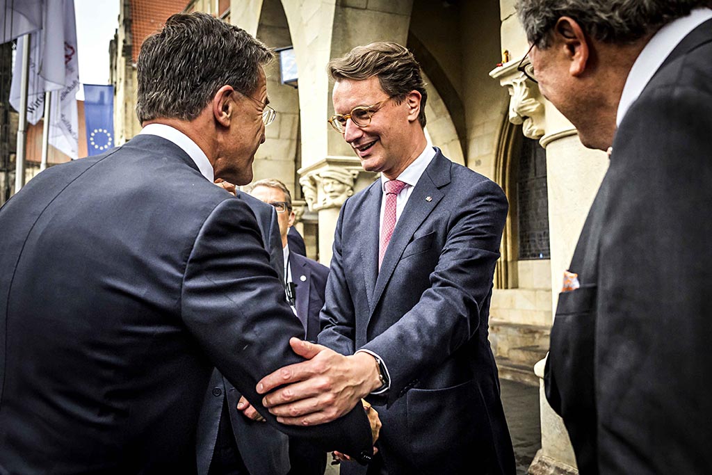 Urheberrechtlich geschuetzte Aufnahmen. Jede Verwendung ist honorarpflichtig und muss beim Urheber angezeigt werden!  [CREDIT: Lars Berg / WWW.LARSBERG.EU - Lars Berg, Von der Tinnenstrasse 13, 48145 Muenster, Germany, mobile +49 179 1379630, Bank: Commerzbank Mnster, IBAN: DE09 4008 0040 0600 9372 00 BIC: DRES DE FF 400, Finanzamt Muenster-Innenstadt, Steuernummer 337/5017/1774, USt-IdNr. DE247738150 - Verwendung nur gegen Namensnennung, Beleg und Honorar entsprechend aktueller MFMPreisliste zzgl. 7 Prozent MwSt - Bei der Verwendung ausserhalb journalistischer Berichterstattung (z.B. Werbung etc.) bitte vorher mit dem Autor Kontakt aufnehmen. Es wird grundsaetzlich keine Einholung von Persoenlichkeits-, Kunst- oder Markenrechten zugesichert, es sei denn, dies ist hier in der Bildbeschriftung ausdruecklich vermerkt. Die Einholung dieser Rechte obliegt dem Nutzer. Es gelten die unter WWW.LARSBERG.EU aufgefuehrten AGB. - NO MODEL RELEASE - ]