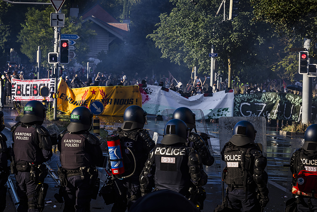 Urheberrechtlich geschuetzte Aufnahmen. Jede Verwendung ist honorarpflichtig und muss beim Urheber angezeigt werden!  [CREDIT: Lars Berg / WWW.LARSBERG.EU - Lars Berg, Von der Tinnenstrasse 13, 48145 Muenster, Germany, mobile +49 179 1379630, Bank: Commerzbank Mnster, IBAN: DE09 4008 0040 0600 9372 00 BIC: DRES DE FF 400, Finanzamt Muenster-Innenstadt, Steuernummer 337/5017/1774, USt-IdNr. DE247738150 - Verwendung nur gegen Namensnennung, Beleg und Honorar entsprechend aktueller MFMPreisliste zzgl. 7 Prozent MwSt - Bei der Verwendung ausserhalb journalistischer Berichterstattung (z.B. Werbung etc.) bitte vorher mit dem Autor Kontakt aufnehmen. Es wird grundsaetzlich keine Einholung von Persoenlichkeits-, Kunst- oder Markenrechten zugesichert, es sei denn, dies ist hier in der Bildbeschriftung ausdruecklich vermerkt. Die Einholung dieser Rechte obliegt dem Nutzer. Es gelten die unter WWW.LARSBERG.EU aufgefuehrten AGB. - NO MODEL RELEASE - ]