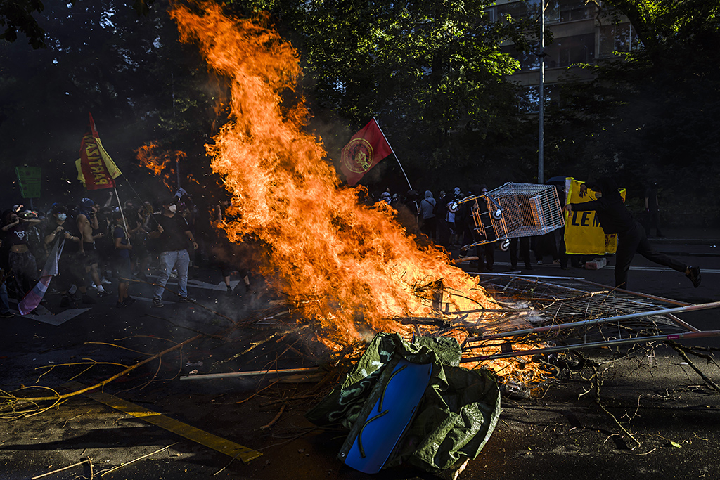 Urheberrechtlich geschuetzte Aufnahmen. Jede Verwendung ist honorarpflichtig und muss beim Urheber angezeigt werden!  [CREDIT: Lars Berg / WWW.LARSBERG.EU - Lars Berg, Von der Tinnenstrasse 13, 48145 Muenster, Germany, mobile +49 179 1379630, Bank: Commerzbank Mnster, IBAN: DE09 4008 0040 0600 9372 00 BIC: DRES DE FF 400, Finanzamt Muenster-Innenstadt, Steuernummer 337/5017/1774, USt-IdNr. DE247738150 - Verwendung nur gegen Namensnennung, Beleg und Honorar entsprechend aktueller MFMPreisliste zzgl. 7 Prozent MwSt - Bei der Verwendung ausserhalb journalistischer Berichterstattung (z.B. Werbung etc.) bitte vorher mit dem Autor Kontakt aufnehmen. Es wird grundsaetzlich keine Einholung von Persoenlichkeits-, Kunst- oder Markenrechten zugesichert, es sei denn, dies ist hier in der Bildbeschriftung ausdruecklich vermerkt. Die Einholung dieser Rechte obliegt dem Nutzer. Es gelten die unter WWW.LARSBERG.EU aufgefuehrten AGB. - NO MODEL RELEASE - ]