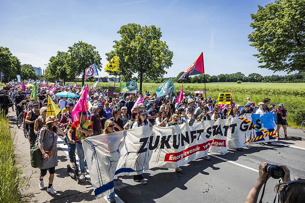 Urheberrechtlich geschuetzte Aufnahmen. Jede Verwendung ist honorarpflichtig und muss beim Urheber angezeigt werden!  [CREDIT: Lars Berg / WWW.LARSBERG.EU - Lars Berg, Von der Tinnenstrasse 13, 48145 Muenster, Germany, mobile +49 179 1379630, Bank: Commerzbank Mnster, IBAN: DE09 4008 0040 0600 9372 00 BIC: DRES DE FF 400, Finanzamt Muenster-Innenstadt, Steuernummer 337/5017/1774, USt-IdNr. DE247738150 - Verwendung nur gegen Namensnennung, Beleg und Honorar entsprechend aktueller MFMPreisliste zzgl. 7 Prozent MwSt - Bei der Verwendung ausserhalb journalistischer Berichterstattung (z.B. Werbung etc.) bitte vorher mit dem Autor Kontakt aufnehmen. Es wird grundsaetzlich keine Einholung von Persoenlichkeits-, Kunst- oder Markenrechten zugesichert, es sei denn, dies ist hier in der Bildbeschriftung ausdruecklich vermerkt. Die Einholung dieser Rechte obliegt dem Nutzer. Es gelten die unter WWW.LARSBERG.EU aufgefuehrten AGB. - NO MODEL RELEASE - ]