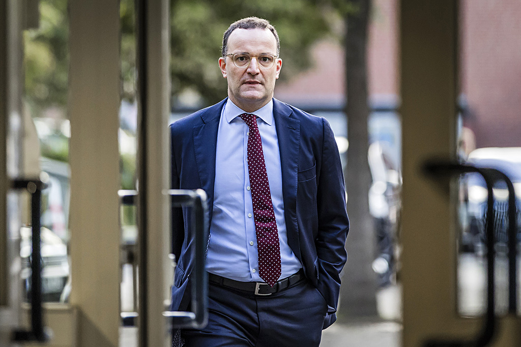 Urheberrechtlich geschuetzte Aufnahmen. Jede Verwendung ist honorarpflichtig und muss beim Urheber angezeigt werden!  [CREDIT: Lars Berg / WWW.LARSBERG.EU - Lars Berg, Von der Tinnenstrasse 13, 48145 Muenster, Germany, mobile +49 179 1379630, Bank: Commerzbank Mnster, IBAN: DE09 4008 0040 0600 9372 00 BIC: DRES DE FF 400, Finanzamt Muenster-Innenstadt, Steuernummer 337/5017/1774, USt-IdNr. DE247738150 - Verwendung nur gegen Namensnennung, Beleg und Honorar entsprechend aktueller MFMPreisliste zzgl. 7 Prozent MwSt - Bei der Verwendung ausserhalb journalistischer Berichterstattung (z.B. Werbung etc.) bitte vorher mit dem Autor Kontakt aufnehmen. Es wird grundsaetzlich keine Einholung von Persoenlichkeits-, Kunst- oder Markenrechten zugesichert, es sei denn, dies ist hier in der Bildbeschriftung ausdruecklich vermerkt. Die Einholung dieser Rechte obliegt dem Nutzer. Es gelten die unter WWW.LARSBERG.EU aufgefuehrten AGB. - NO MODEL RELEASE - ]