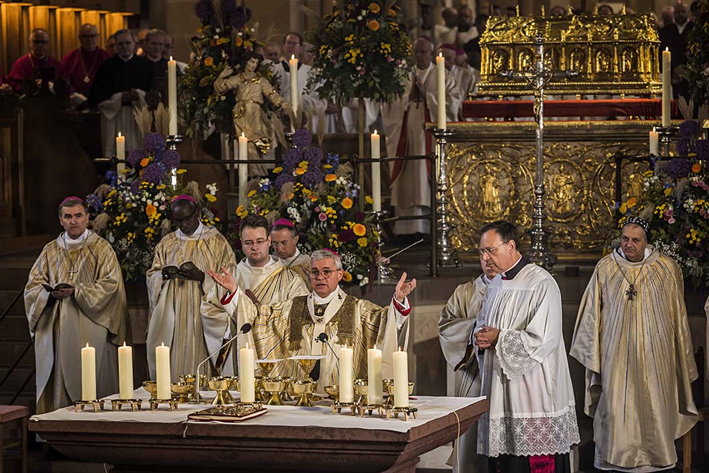 Urheberrechtlich geschuetzte Aufnahmen. Jede Verwendung ist honorarpflichtig und muss beim Urheber angezeigt werden!  [CREDIT: Lars Berg / WWW.LARSBERG.EU - Lars Berg, Von der Tinnenstrasse 13, 48145 Muenster, Germany, mobile +49 179 1379630, Bank: Commerzbank Mnster, IBAN: DE09 4008 0040 0600 9372 00 BIC: DRES DE FF 400, Finanzamt Muenster-Innenstadt, Steuernummer 337/5017/1774, USt-IdNr. DE247738150 - Verwendung nur gegen Namensnennung, Beleg und Honorar entsprechend aktueller MFMPreisliste zzgl. 7 Prozent MwSt - Bei der Verwendung ausserhalb journalistischer Berichterstattung (z.B. Werbung etc.) bitte vorher mit dem Autor Kontakt aufnehmen. Es wird grundsaetzlich keine Einholung von Persoenlichkeits-, Kunst- oder Markenrechten zugesichert, es sei denn, dies ist hier in der Bildbeschriftung ausdruecklich vermerkt. Die Einholung dieser Rechte obliegt dem Nutzer. Es gelten die unter WWW.LARSBERG.EU aufgefuehrten AGB. - NO MODEL RELEASE - ]