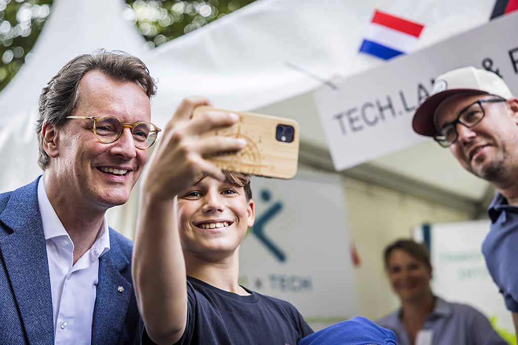 Urheberrechtlich geschuetzte Aufnahmen. Jede Verwendung ist honorarpflichtig und muss beim Urheber angezeigt werden!  [CREDIT: Lars Berg / WWW.LARSBERG.EU - Lars Berg, Von der Tinnenstrasse 13, 48145 Muenster, Germany, mobile +49 179 1379630, Bank: Commerzbank Mnster, IBAN: DE09 4008 0040 0600 9372 00 BIC: DRES DE FF 400, Finanzamt Muenster-Innenstadt, Steuernummer 337/5017/1774, USt-IdNr. DE247738150 - Verwendung nur gegen Namensnennung, Beleg und Honorar entsprechend aktueller MFMPreisliste zzgl. 7 Prozent MwSt - Bei der Verwendung ausserhalb journalistischer Berichterstattung (z.B. Werbung etc.) bitte vorher mit dem Autor Kontakt aufnehmen. Es wird grundsaetzlich keine Einholung von Persoenlichkeits-, Kunst- oder Markenrechten zugesichert, es sei denn, dies ist hier in der Bildbeschriftung ausdruecklich vermerkt. Die Einholung dieser Rechte obliegt dem Nutzer. Es gelten die unter WWW.LARSBERG.EU aufgefuehrten AGB. - NO MODEL RELEASE - ]
